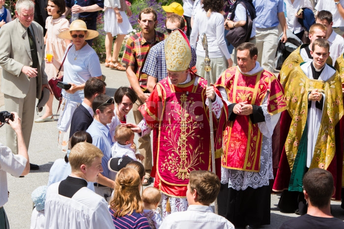 Ordinations à Ecône