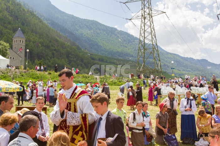 Ordinations à Ecône