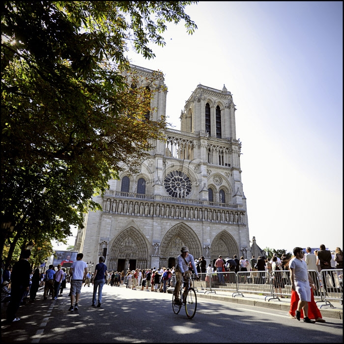 Parvis de Notre Dame de Paris