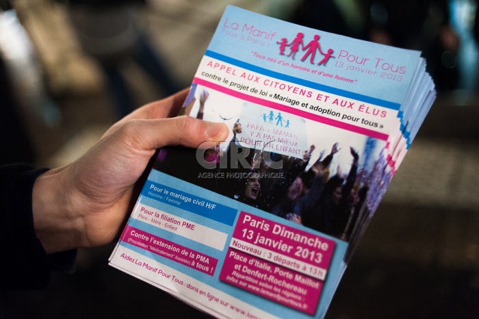 Manif Pour Tous : distribution de tracts