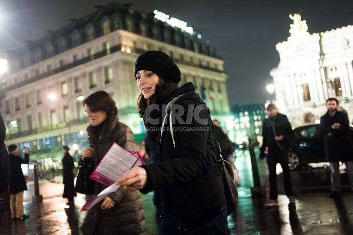 Manif Pour Tous : distribution de tracts