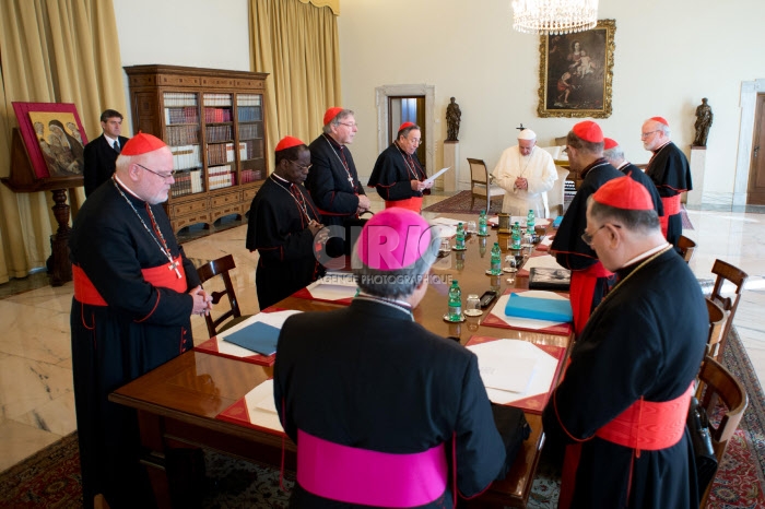 François réunit pour la première fois le nouveau Conseil des cardinaux, C9, au Vatican