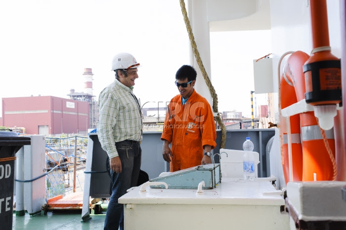 Le père Bruno Lery, un prêtre sur les pétroliers