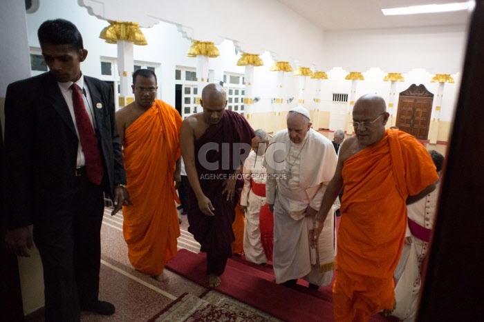 Le pape François rencontre des bouddhiste du Sri Lanka