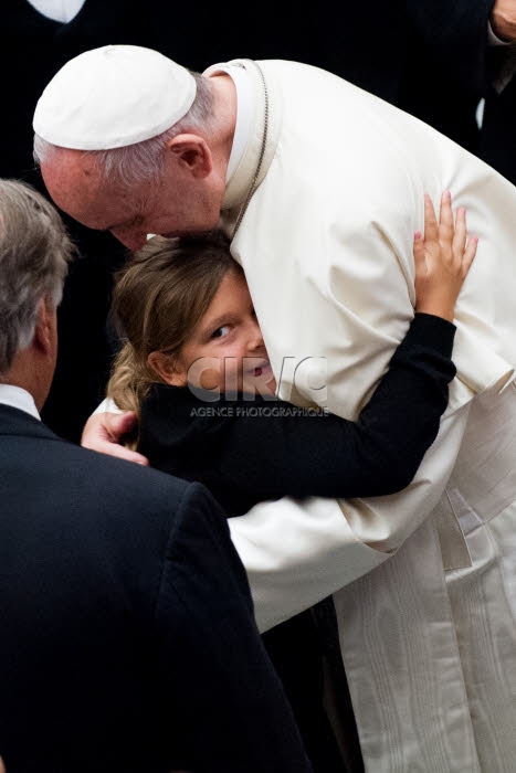 Le pape François reçoit les familles de victimes de Nice