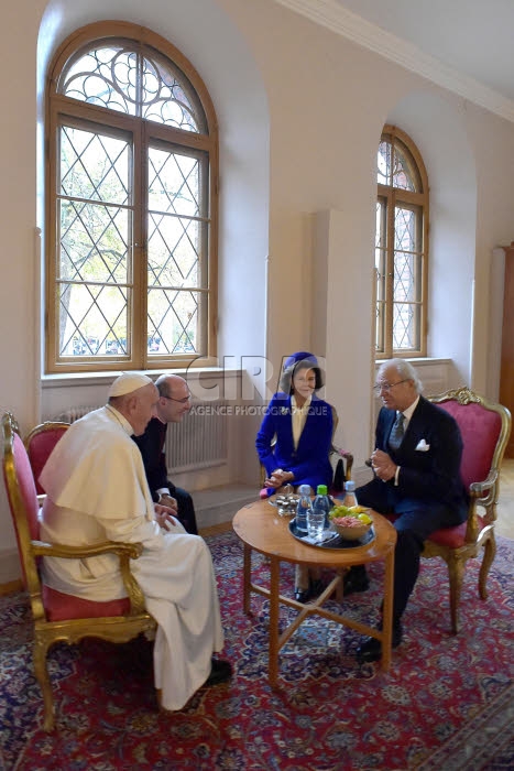 Le pape François rencontre le roi CARL XVI GUSTAF et le reine SILVIA de Suède