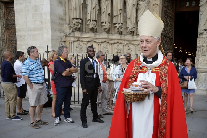 9e Veillée de prière pour la Vie en la cath. Notre-Dame de Paris.