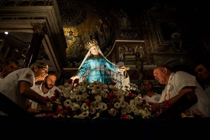 Fête de Noantri, procession de la Madone du Fleuve à Rome, Italie.