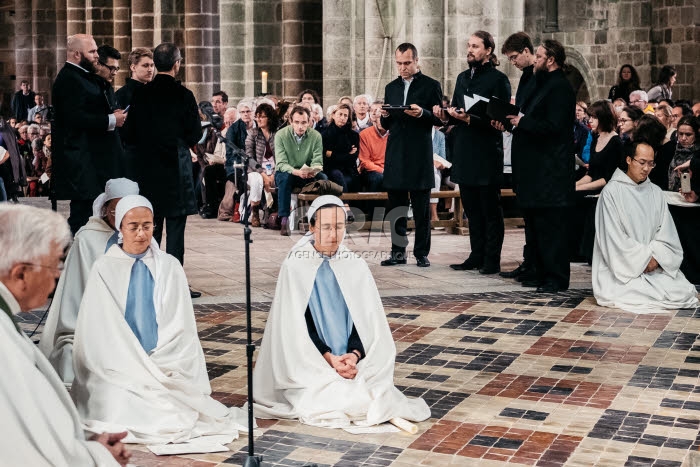 Festival Via Aeterna, messe solennelle en l'église abbatiale au Mont St Michel