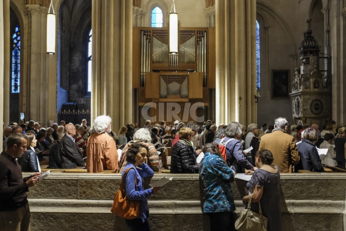 Des catholiques séparés, divorcés ou divorcés remariés témoignent à Lyon.