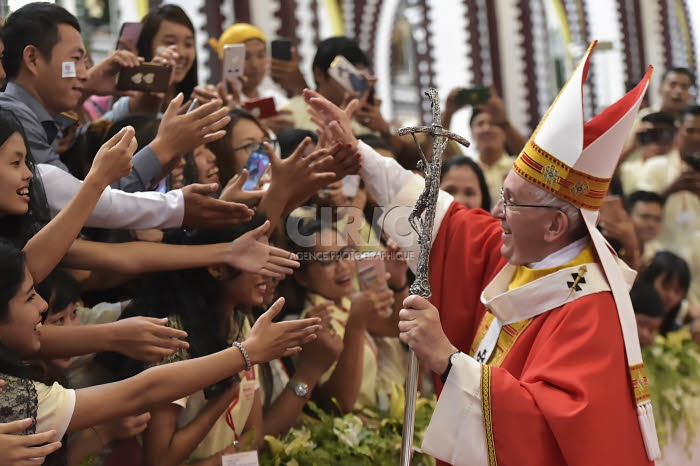 Voyage apostolique du pape François en Birmanie. Messe, cath. Ste Marie à Rangoun