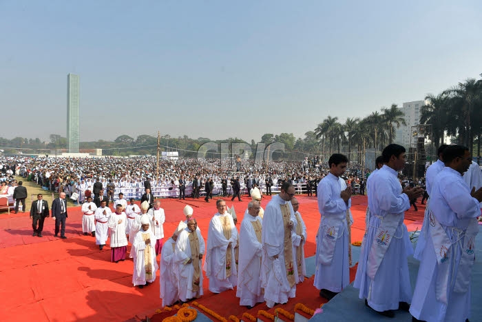 Voyage apostolique du pape François en Bangladesh. Messe au Parc Suhrawardy Udya.