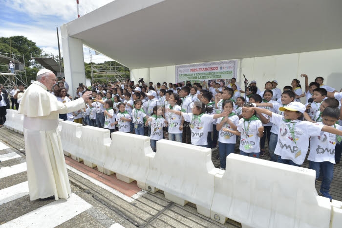Voyage apostolique du pape François au Pérou. Aéroport de Puerto Maldonado au Pérou.