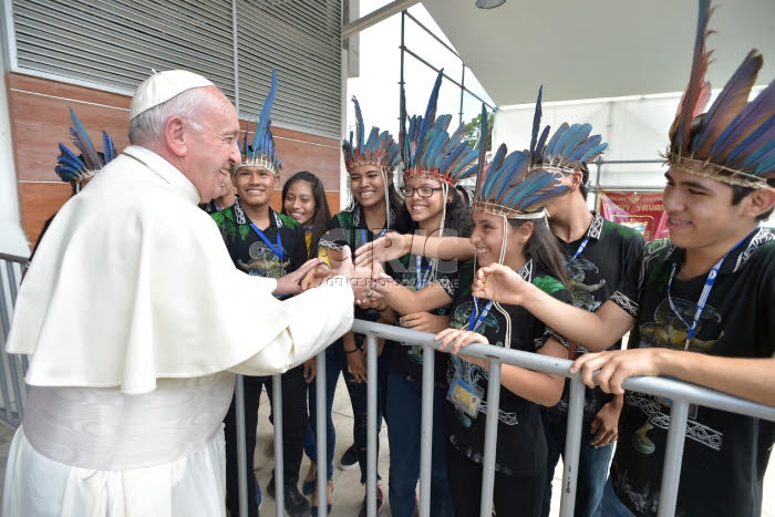 Voyage apostolique du pape François au Pérou. Aéroport de Puerto Maldonado au Pérou.