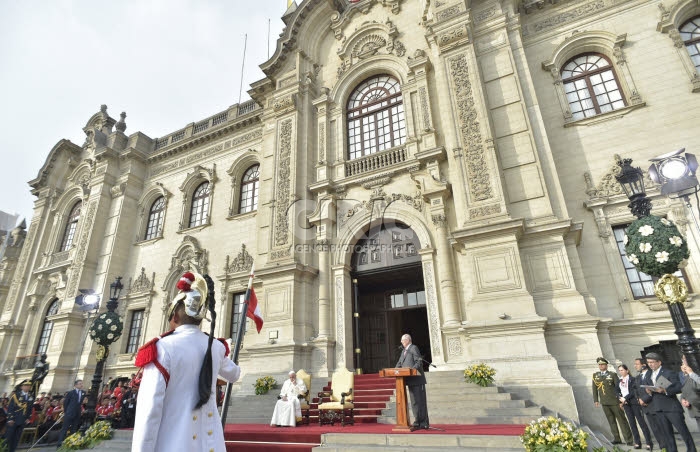 Voyage apostolique du pape François au Pérou. Rencontre avec les autorités du Pérou.