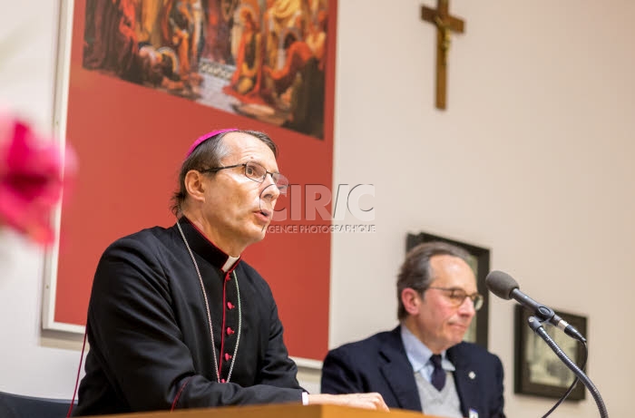 Conférence de Presse pour la reconnaissance de la guérison miraluceuse de Sr Bernadette MORIAU