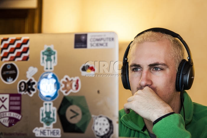 Premier “hackathon”, marathon collaboratif autour de la crise migratoire.