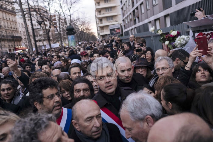 Marche blanche en hommage est rendu à Mireille KNOLL.