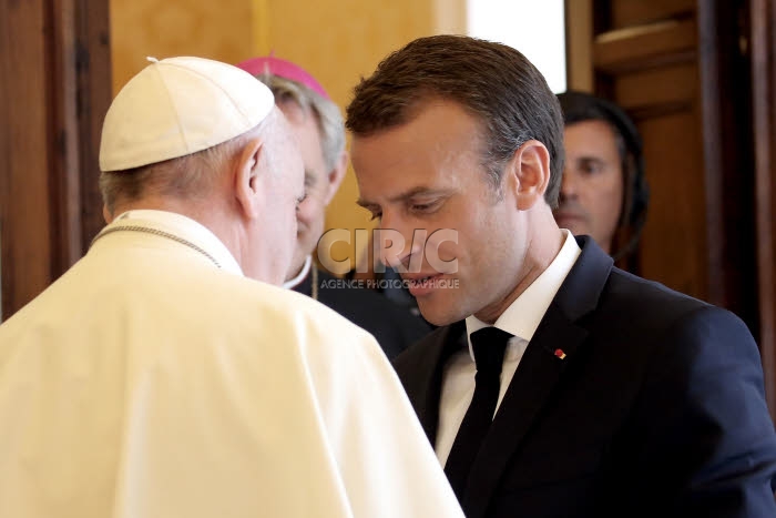 Le pape François reçoit le président Emmanuel MACRON au Vatican.