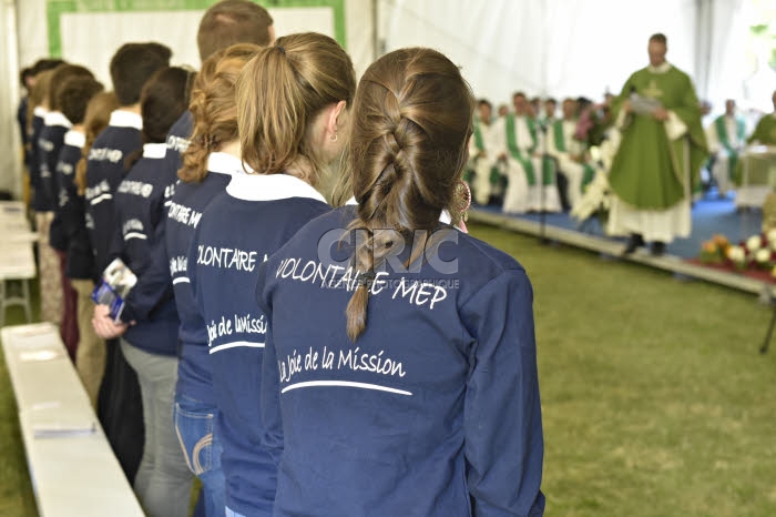 Messe d’envoi en mission des Volontaires MEP, Paris, France.
