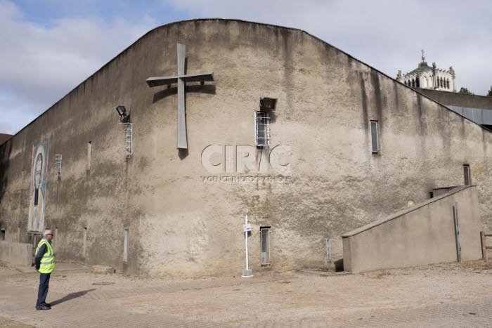 Eglise Notre Dame de la Miséricorde à Ars-sur-Formans.