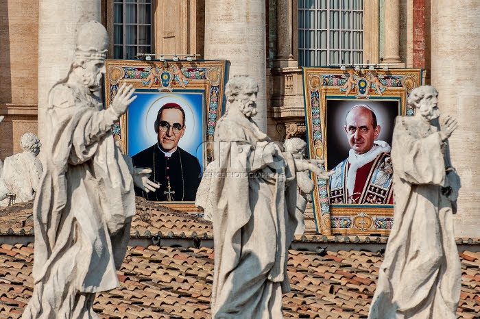 Portraits des Saint Oscar ROMERO et Saint PAUL VI.