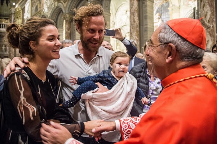 Le Card. Angelo DE DONATIS prend possession de son titre cardinalice.