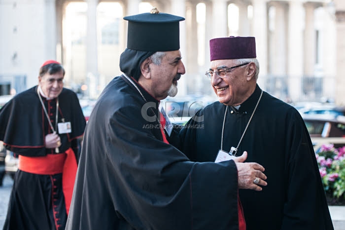 Synode des évêques au Vatican.  Ignace JOSEPH III YOUNAN et Joseph ABSI.