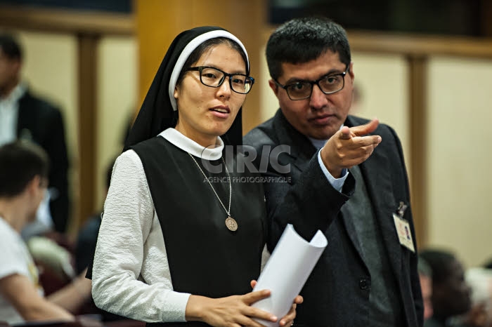 Synode des évêques au Vatican. Soeur Chaoying Teresina CHENG.