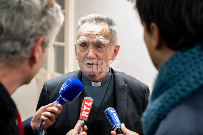 Conférence de presse avec les victimes de prêtres pédophiles