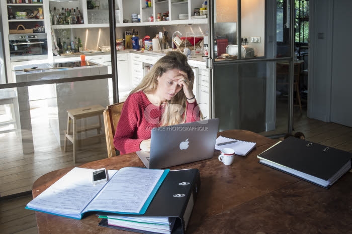 Femme et travail à domicile.