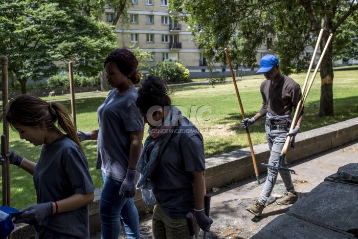 Jeunes migrants, dispositif d'insertion sociale et professionnelle en Ile-de-France.