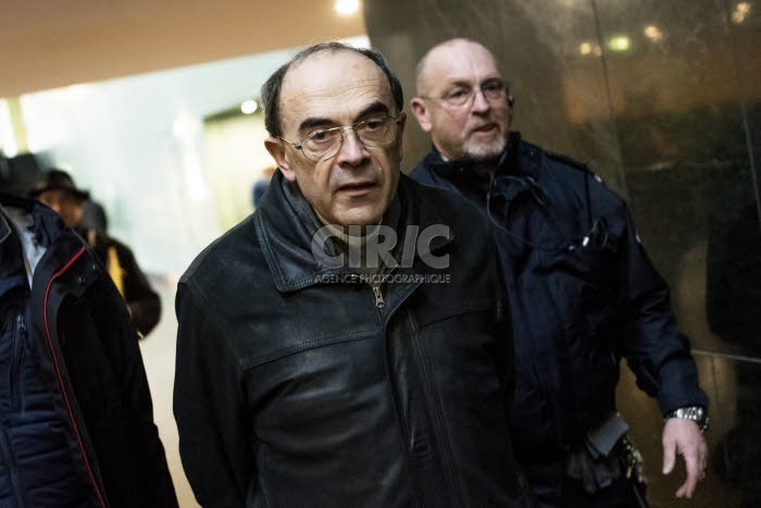 Procès du Cardinal Philippe BARBARIN au tribunal correctionnel de Lyon.