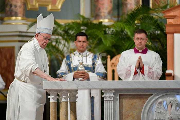 JMJ 2019 au Panama. consécration de l'autel de la cath. Sainte Marie de La Antigua de la ville de Panama