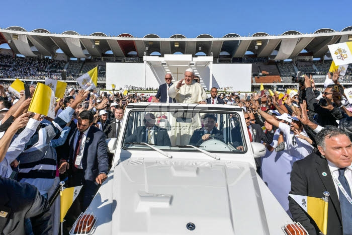 Le pape François aux Emirats arabes unis. Messe à Abu Dhabi.