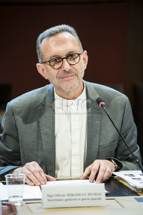 Mgr Olivier RIBADEAU DUMAS, secrètaire général et porte parole de la CEF.