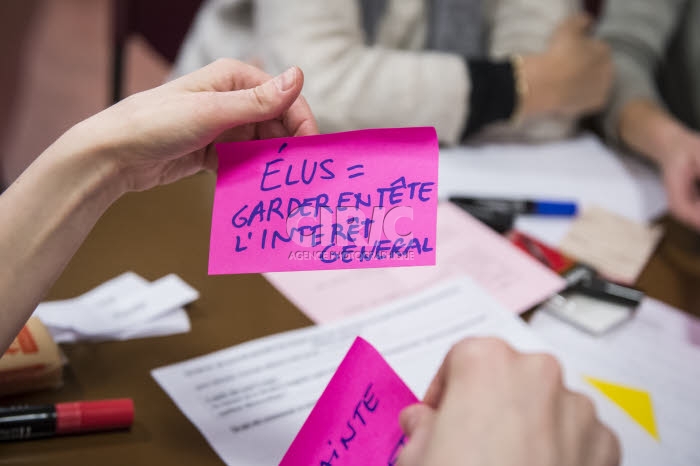 Grand débat national dans la paroisse Saint-Eloi à Paris, France.