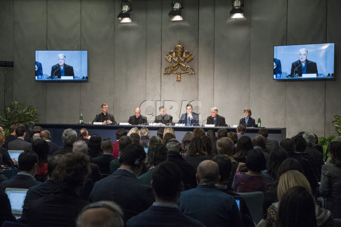 Conférence de presse présentant la rencontre internationale sur la protection des mineurs dans l’Eglise