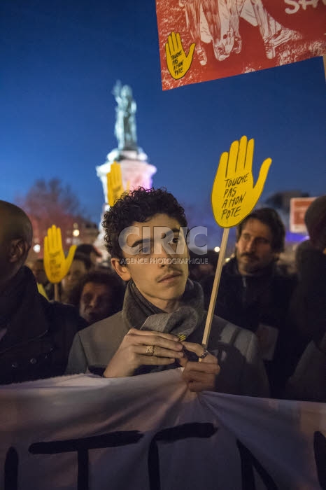 Rassemblement contre l'antisémitisme, place de la République à Paris.