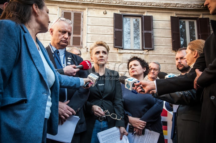 Abus sexuels dans l’Eglise, manifestation d'activistes polonais à Rome.