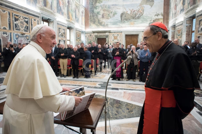 Le pape François et le Cardinal Philippe BARBARIN au vatican.