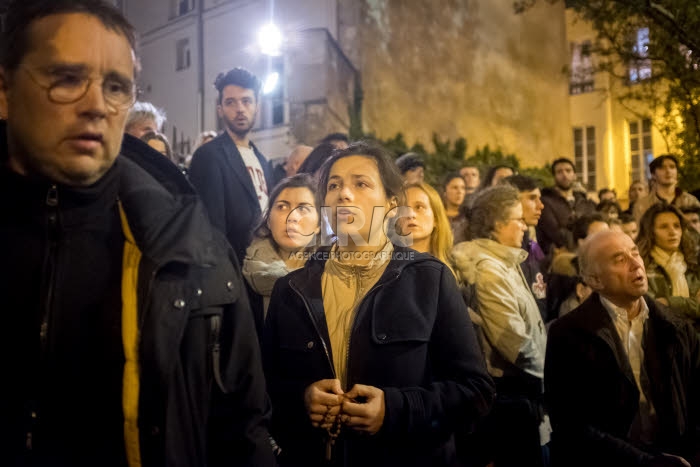 Ambiances pendant l'incendie de la cathédrale Notre Dame de Paris