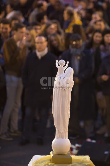 Incendie de la cathédrale Notre-Dame de Paris, veillée place Saint-Michel.