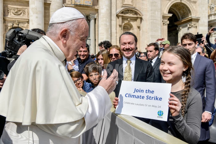 Le pape François et Greta THUMBERG.