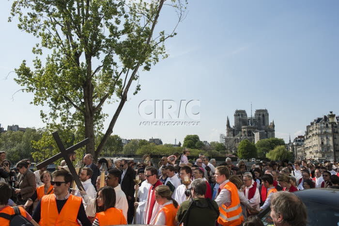 Vendredi saint, Chemin de croix à Paris.