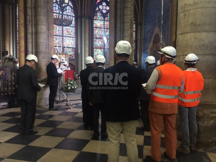 Première messe à Notre-Dame de Paris depuis l'incendie