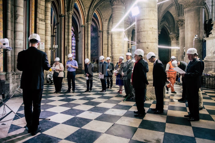 Première messe à Notre-Dame de Paris depuis l'incendie.