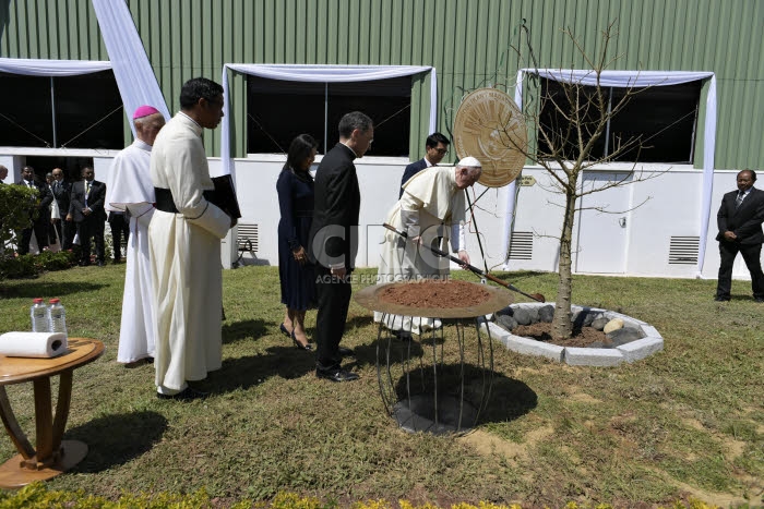 Voyage apostolique du pape François à Madagascar, Afrique australe.