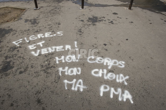 Tag en faveur de la PMA.