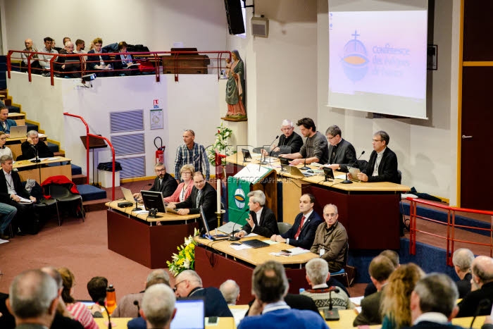 Assemblée plénière des évêques de France à Lourdes.